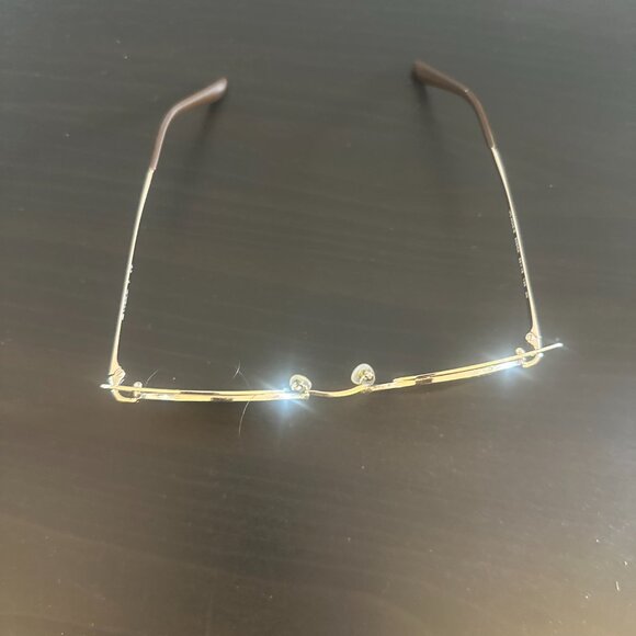 Vogue Round Gold Wire Sunglasses – Mirror Lenses, Chic & Lightweight - Picture 4 of 9